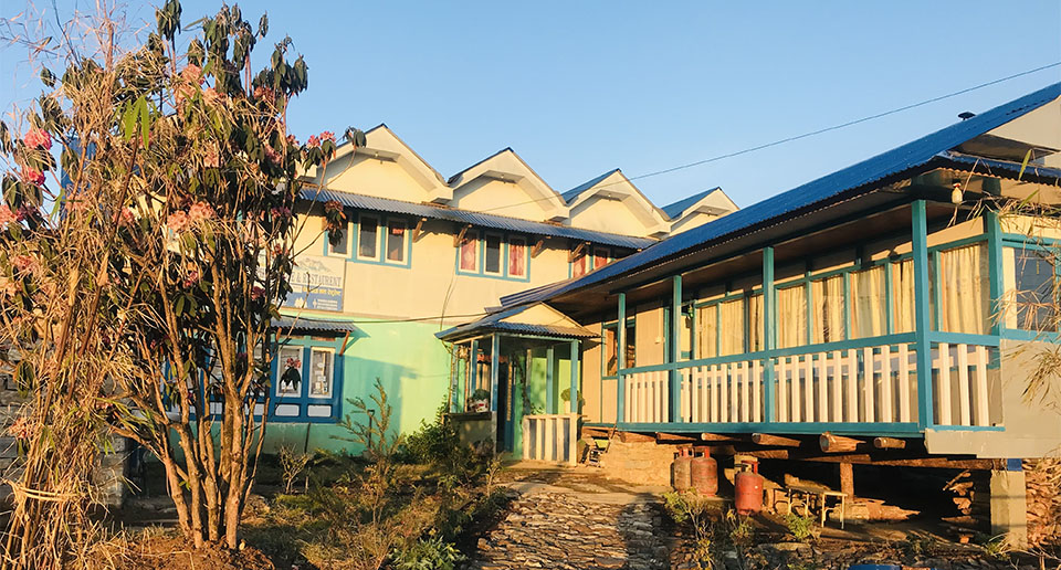 Beautiful local tea house at Kadeni 2820 meters. 